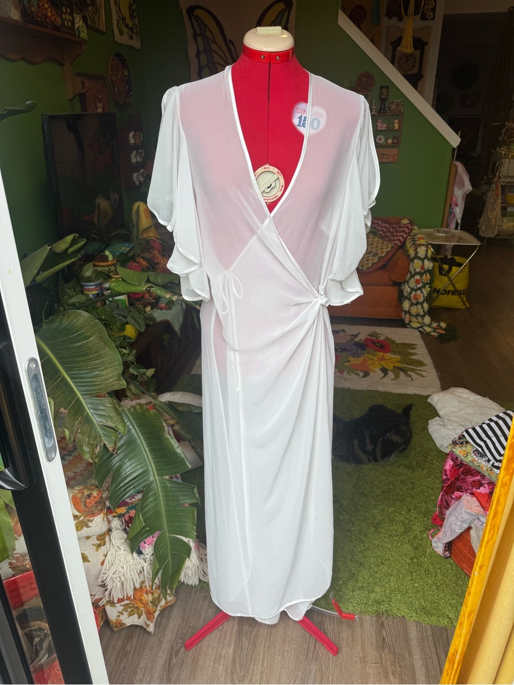 Vintage White Sheer Wrap rode